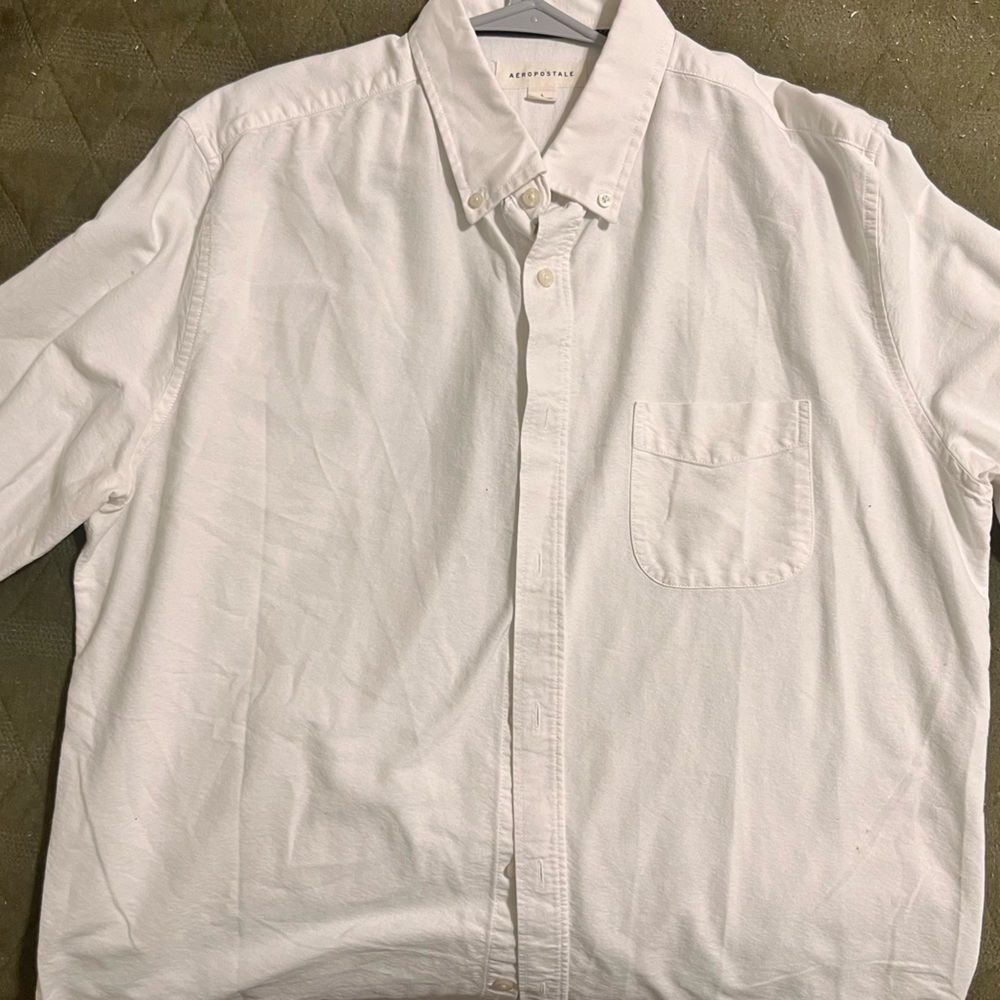Aéropostale large white button up shirt. Almost perfect condition.
